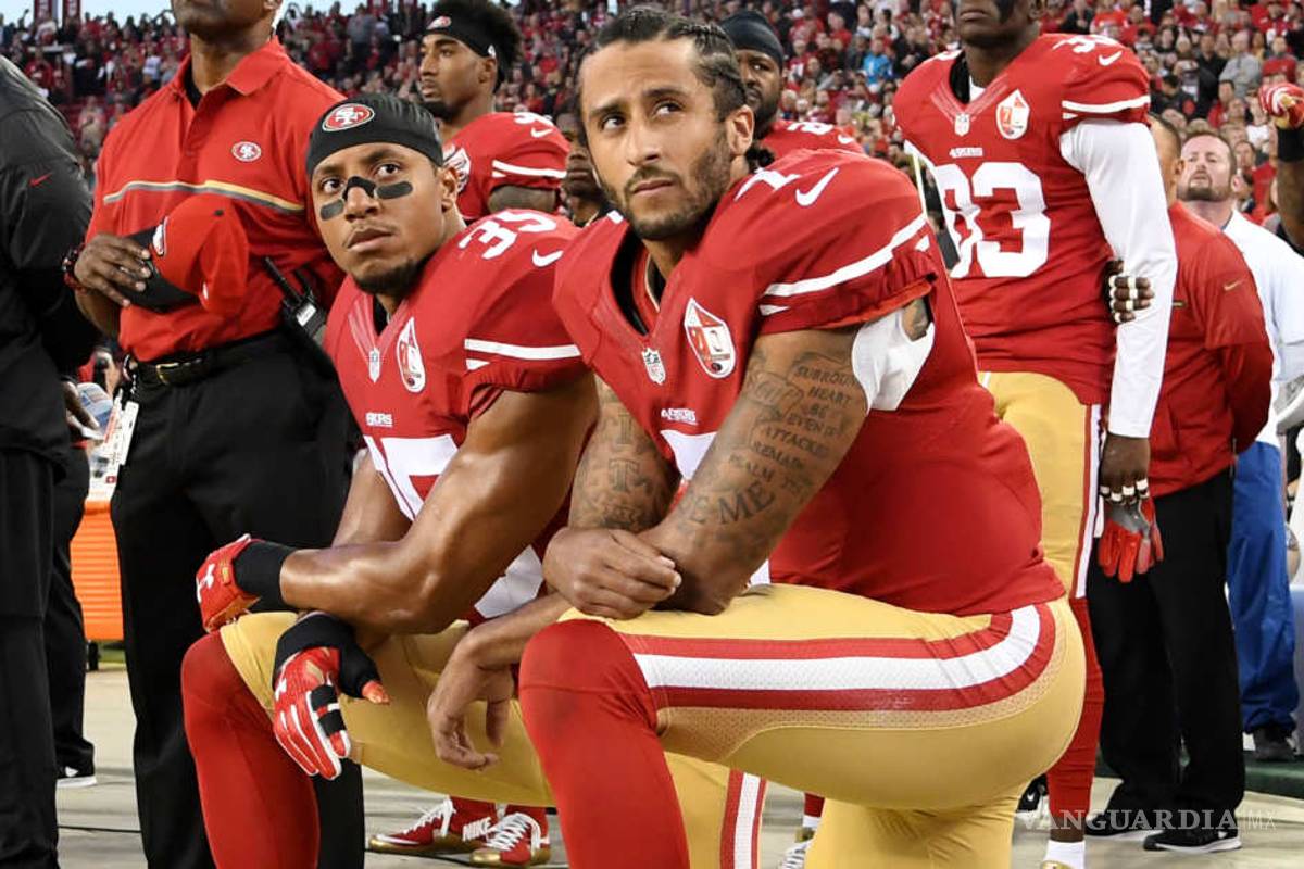 Kaepernick ya no protestará en el Himno de Estados Unidos