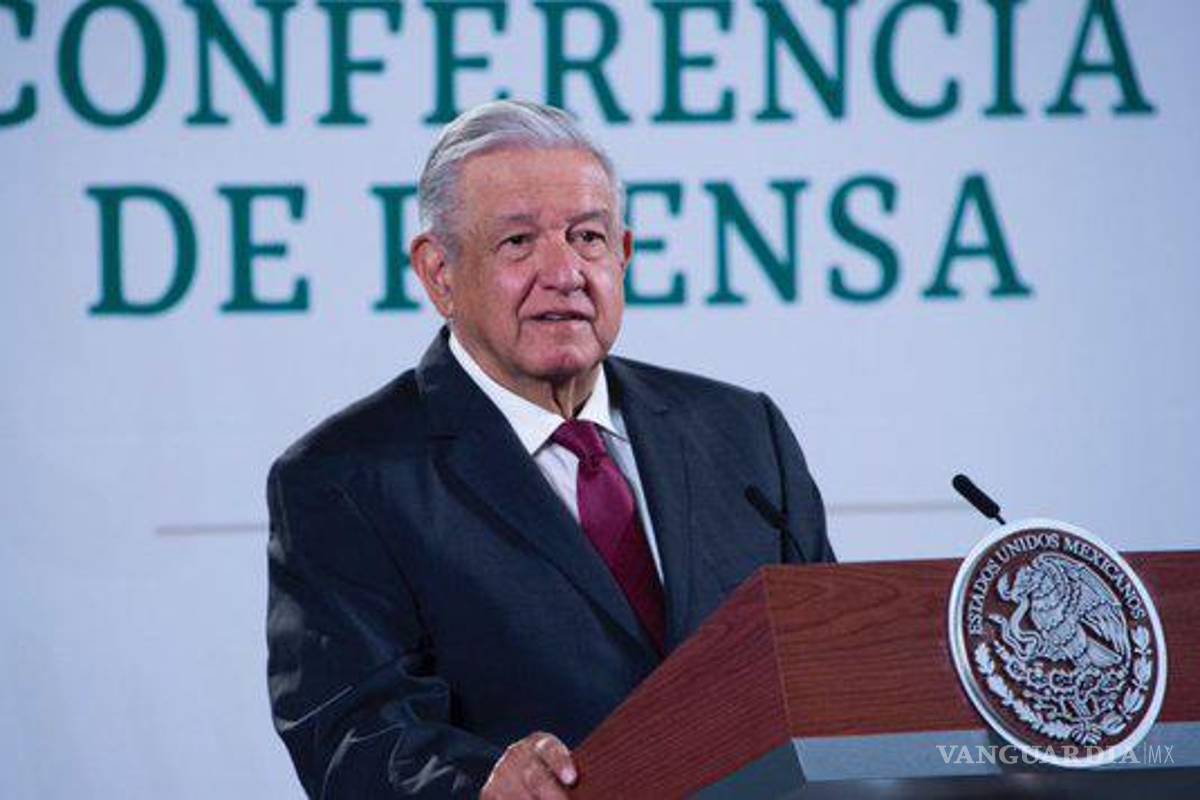 AMLO defiende regularizar autos ‘chocolates’; cuotas serán para pavimentar municipios