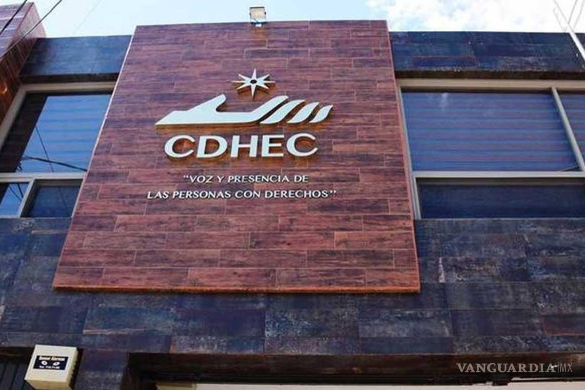 Policías estatales ingresaron sin orden judicial y extorsionaron a comerciante en Acuña: CDHEC