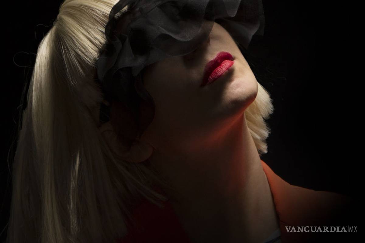 Sia comparte una foto desnuda, para evitar que sea vendida a sus fans