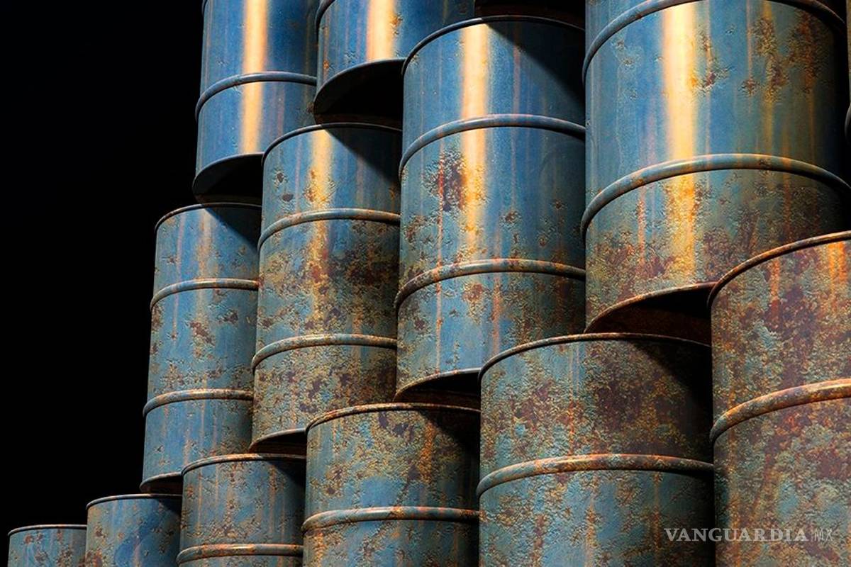 Exceso de oferta de petróleo seguirá si la OPEP no recorta producción: AIE