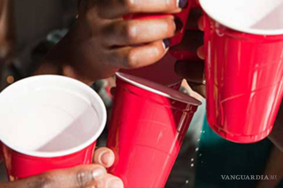 Muere el creador del famoso vaso rojo