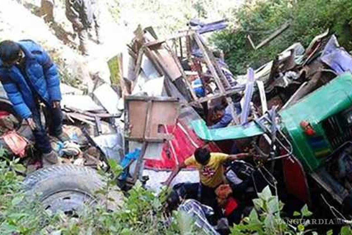 Accidente de autobús en Nepal deja al menos 31 muertos