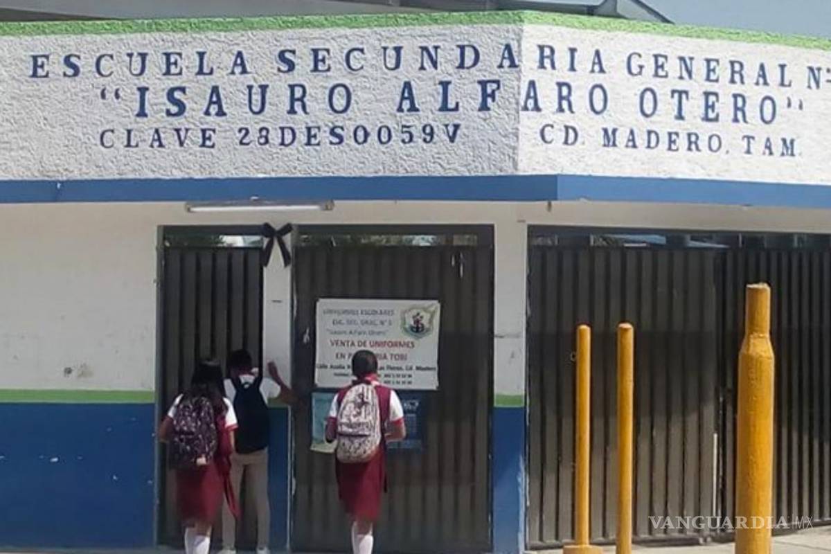 Cobran dos pesos a estudiantes en secundaria de Tamaulipas para usar el baño