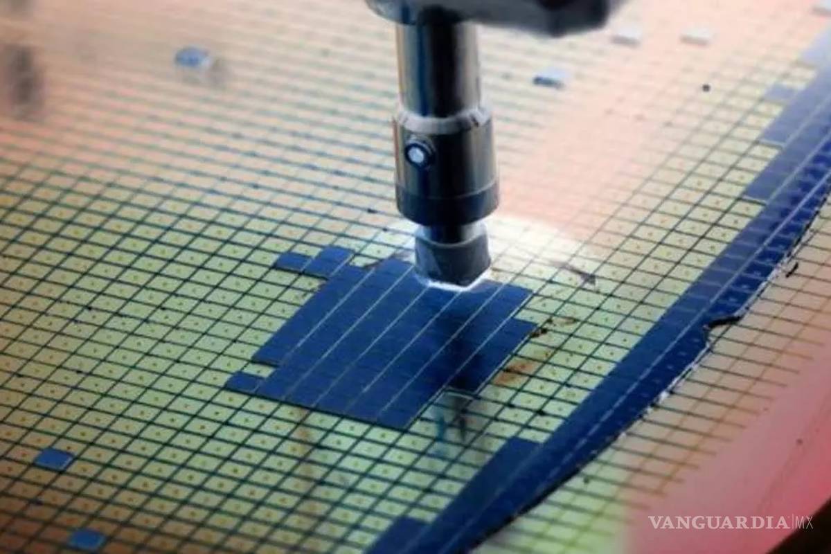 Desabasto de chips afectó en producción de 135,845 vehículos en México