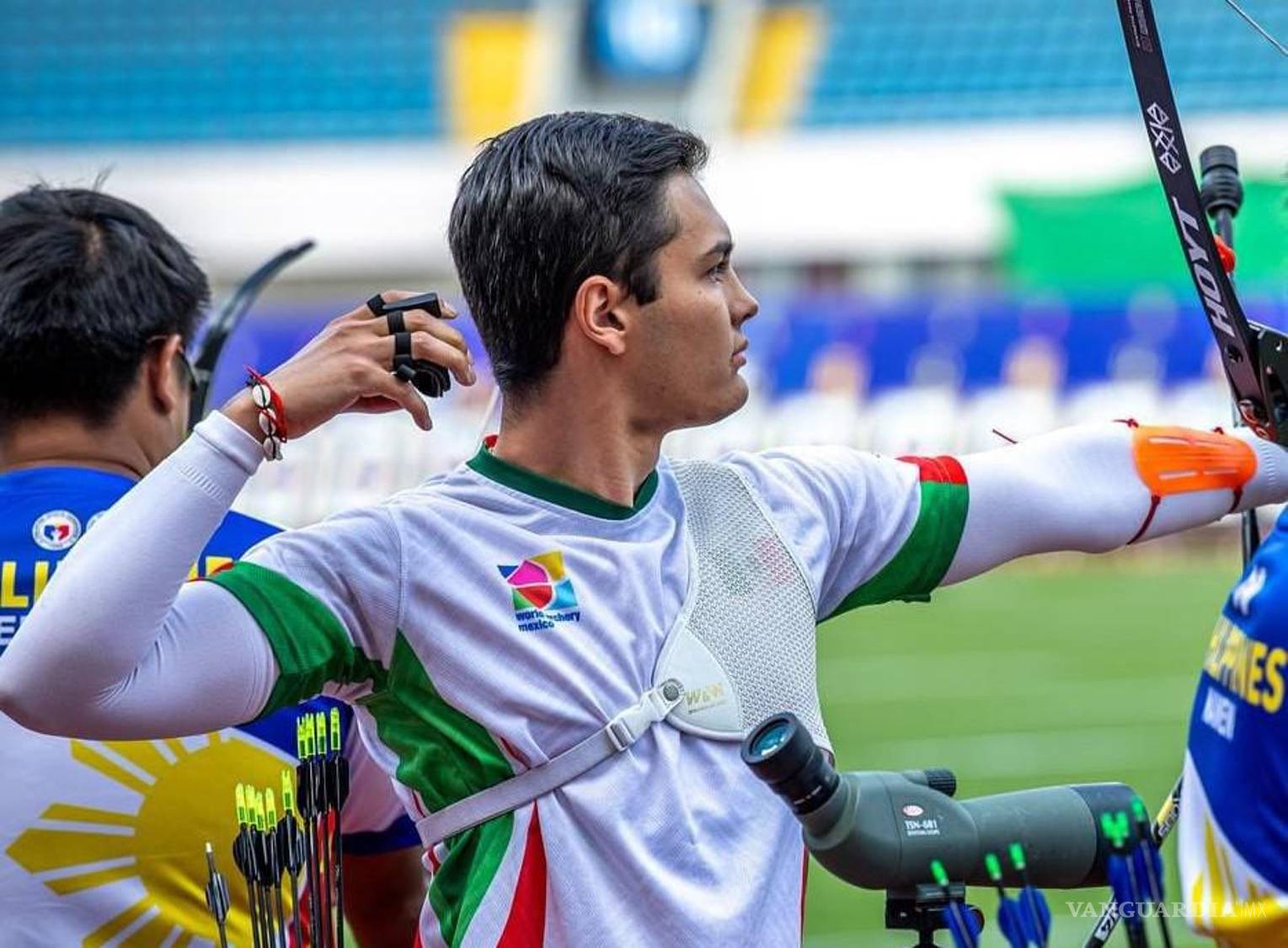 $!¡Síguelo en sus competencias!