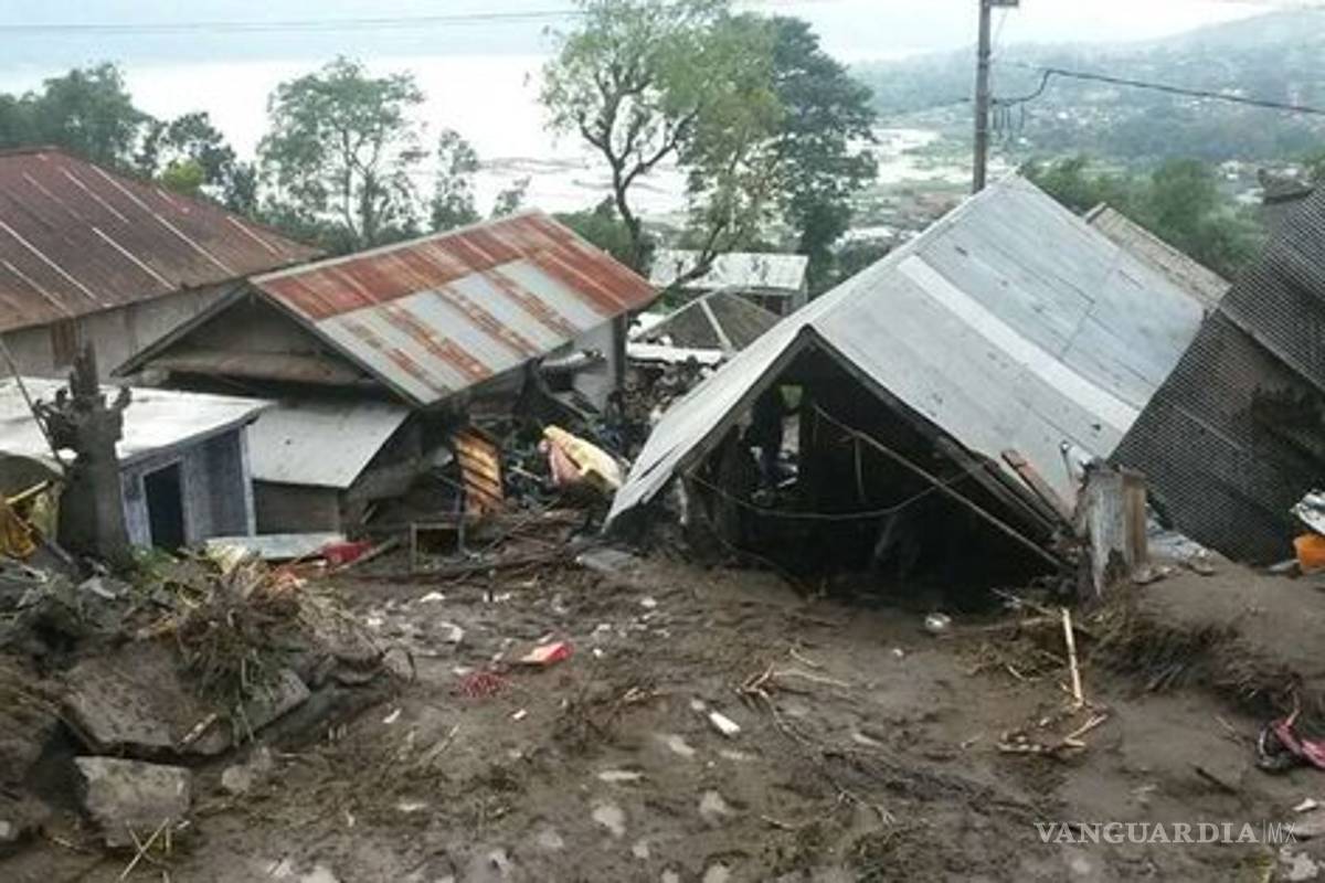 Alud de tierra en Indonesia deja un muerto y 26 desaparecidos