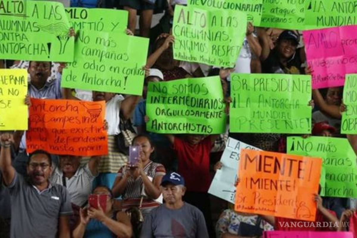 $!AMLO promete una planta de gas para evitar apagones en el sureste