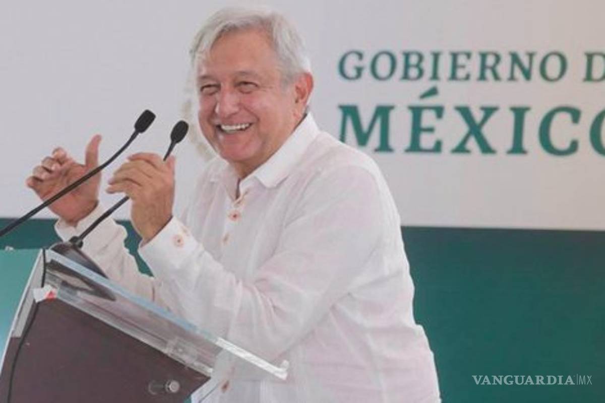 Con una votación a mano alzada, AMLO cancela Metrobús en La Laguna