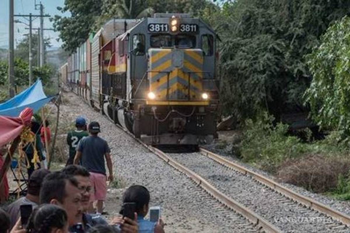 Piden a magisterio michoacano liberar vías del tren