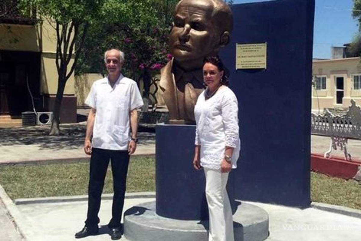 En Nuevo León, develan busto de padre de Carlos Salinas de Gortari