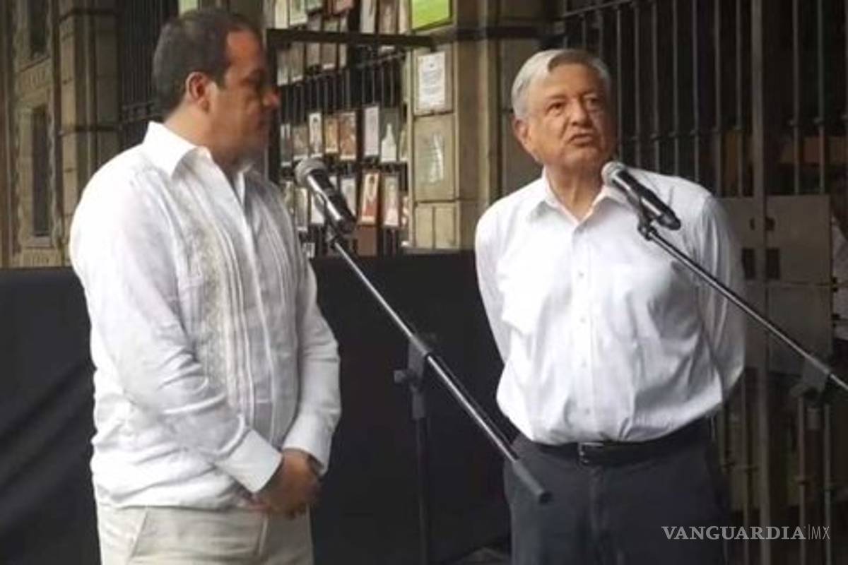 'No me casé yo'; responde AMLO a críticas por boda de César Yáñez