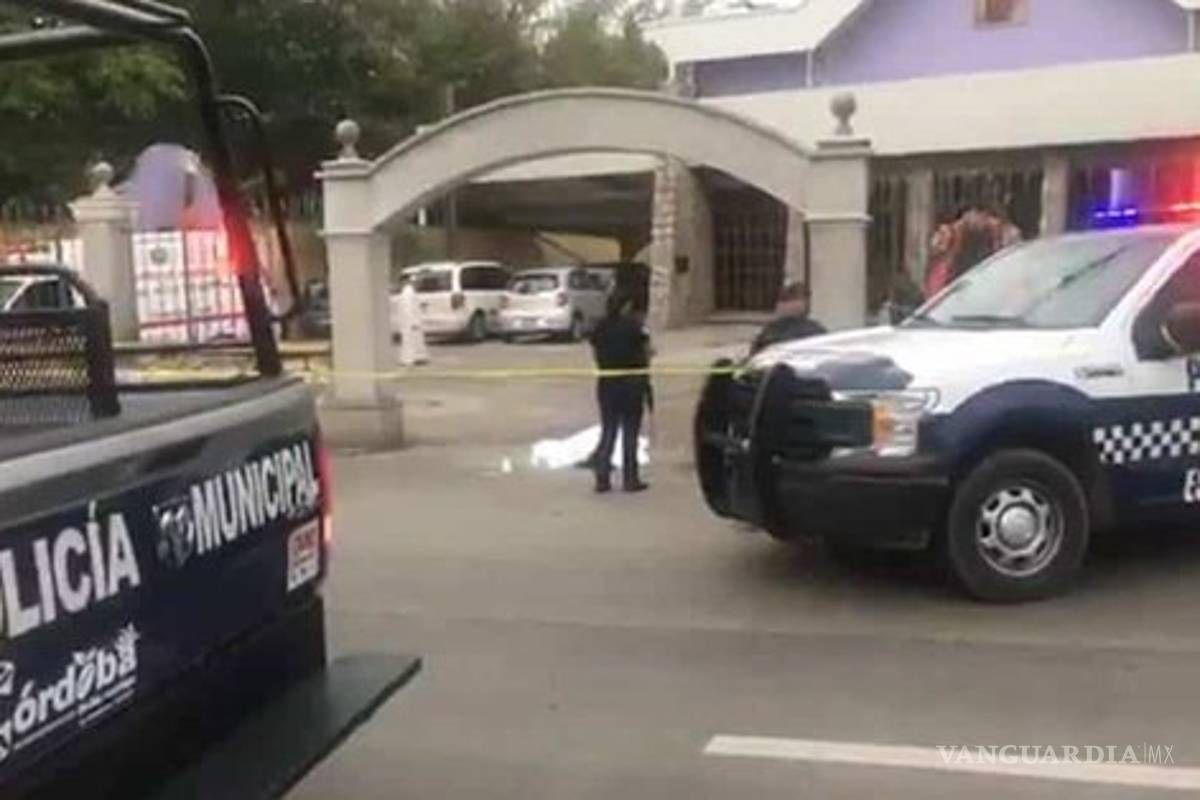 $!Asesinan a dos jóvenes durante una misa de XV años en Veracruz