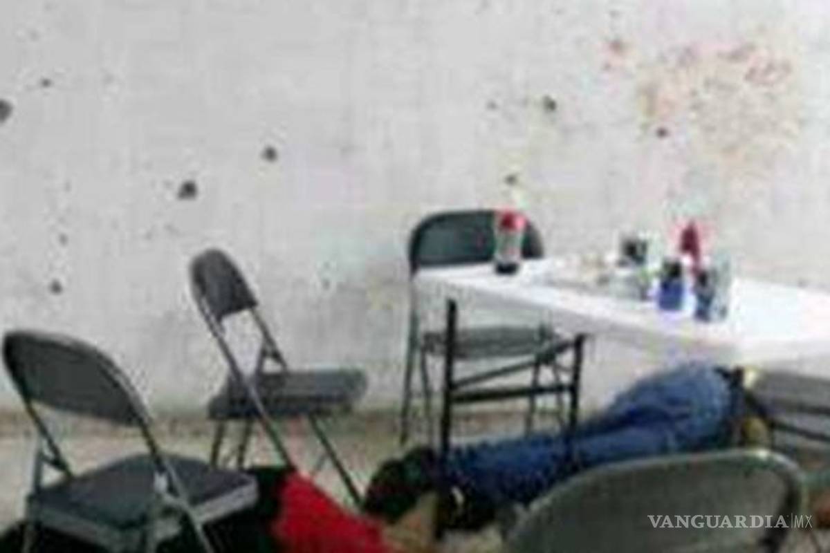 Asesinan a 5 personas en negocio de hamburguesas, en Guanajuato