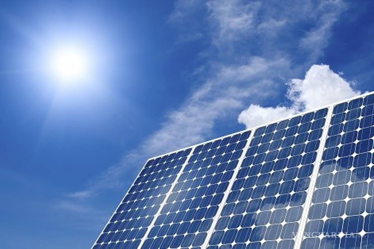 Usuarios de energía solar podrán vender luz a la CFE
