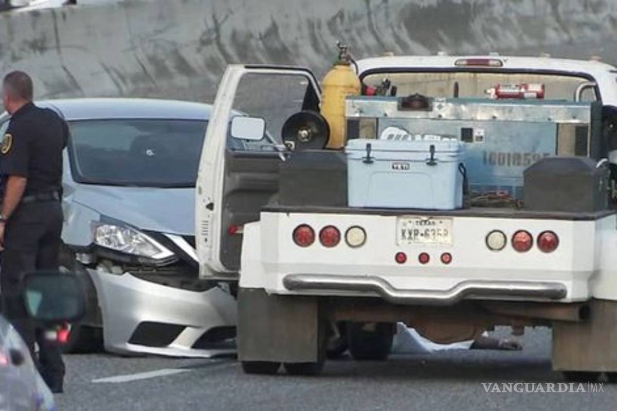 Pánico en Houston tras tiroteo entre autos en autopista