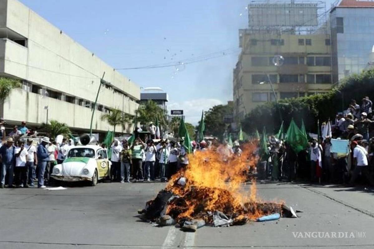 Campesinos toman tres gasolineras en Motozintla, Chiapas