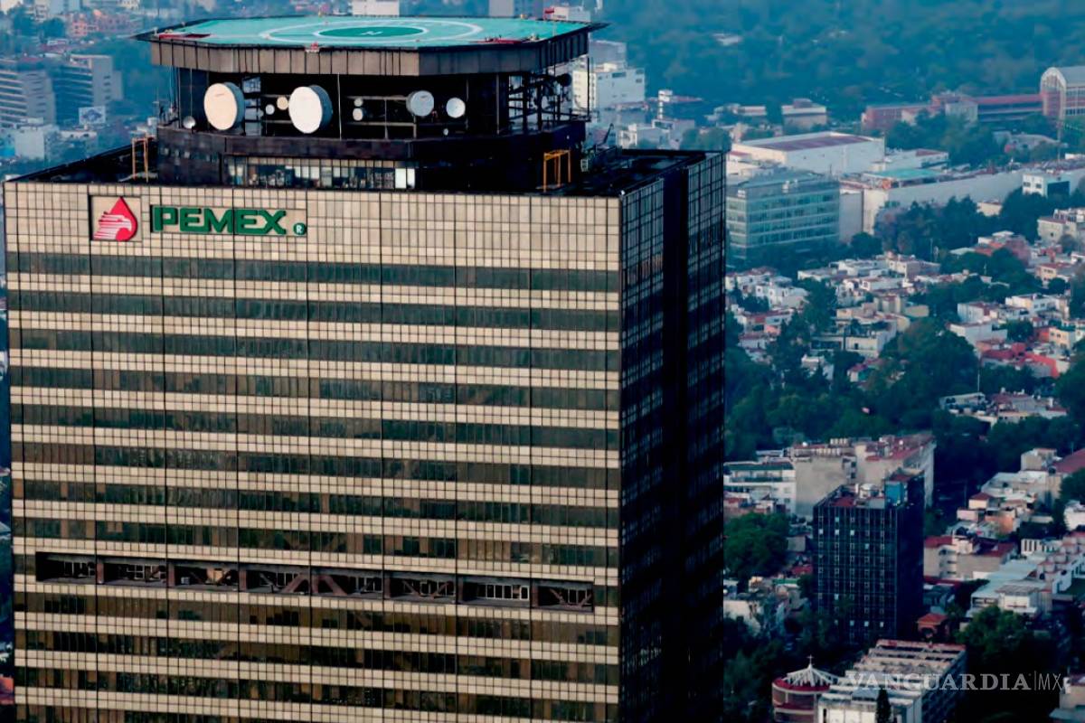 Pemex busca recortar el 25% a los salarios con apoyo 'voluntario' de sus trabajadores