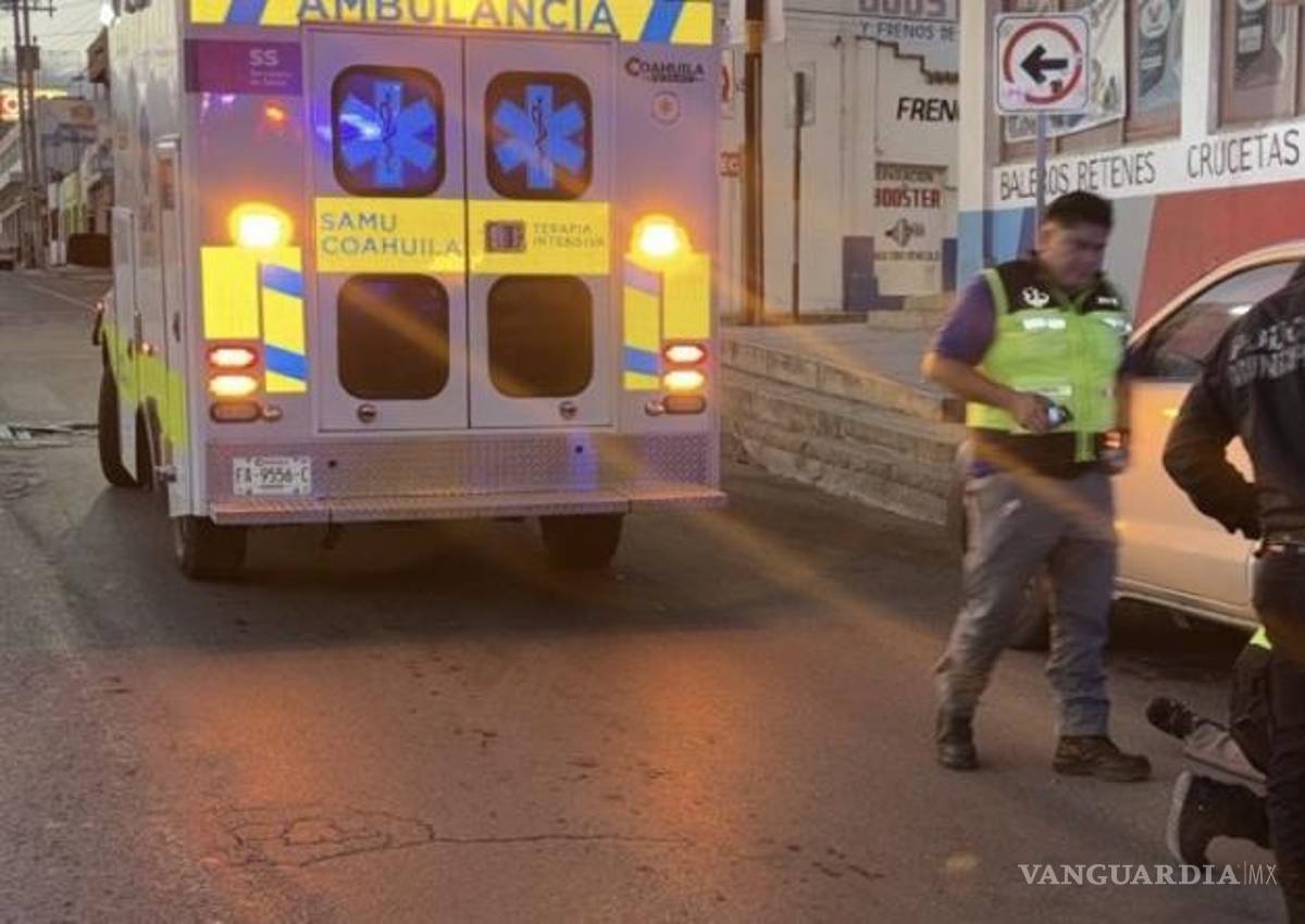 $!Paramédicos acudieron al sitio tras el reporte de una persona inconsciente.