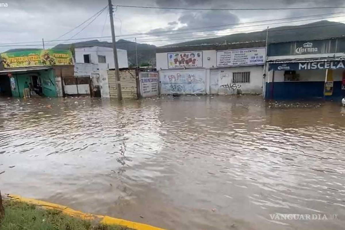Bajo el agua panteón y colonias vecinas tras desborde de laguna en Torreón