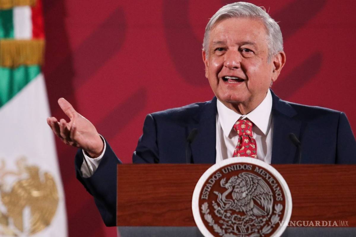 López Obrador defiende a Samuel García y Mariana Rodríguez tras sanción del INE en su contra