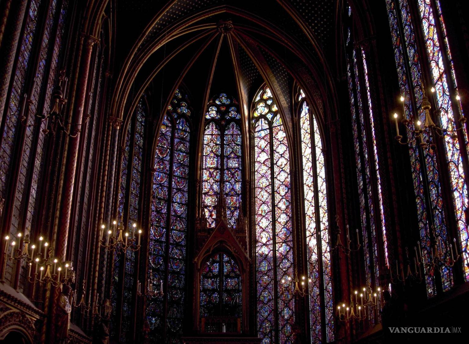 $!Los interiores se llenan de luz que entra a través de vidrieras y rosetones y se da más importancia a la cabecera; se abandonan las bóvedas sexpartitas.