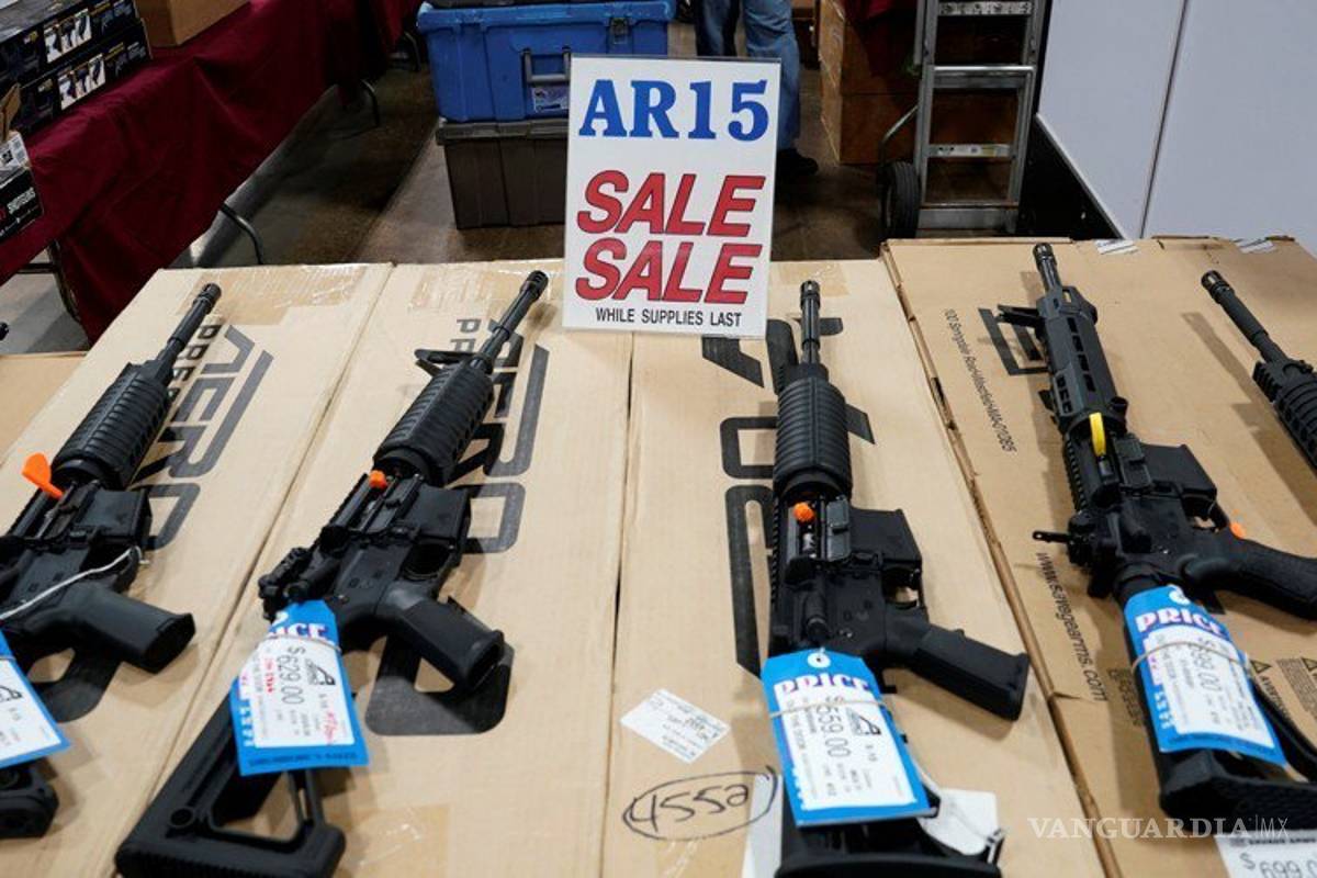 Respalda Trump iniciativa para controlar venta de armas