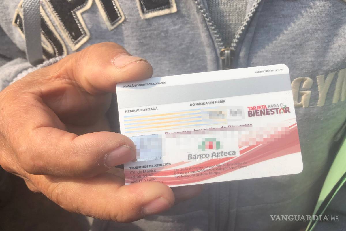 Por invitación directa y sin contrato, Banco Azteca manejará las Tarjetas del Bienestar de AMLO
