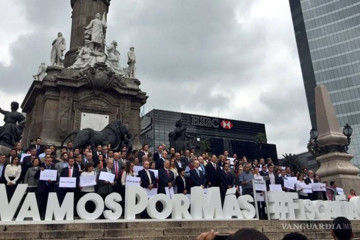 Más de 100 organizaciones exigen al gobierno una #FiscalíaQueSirva; protestan contra Cervantes