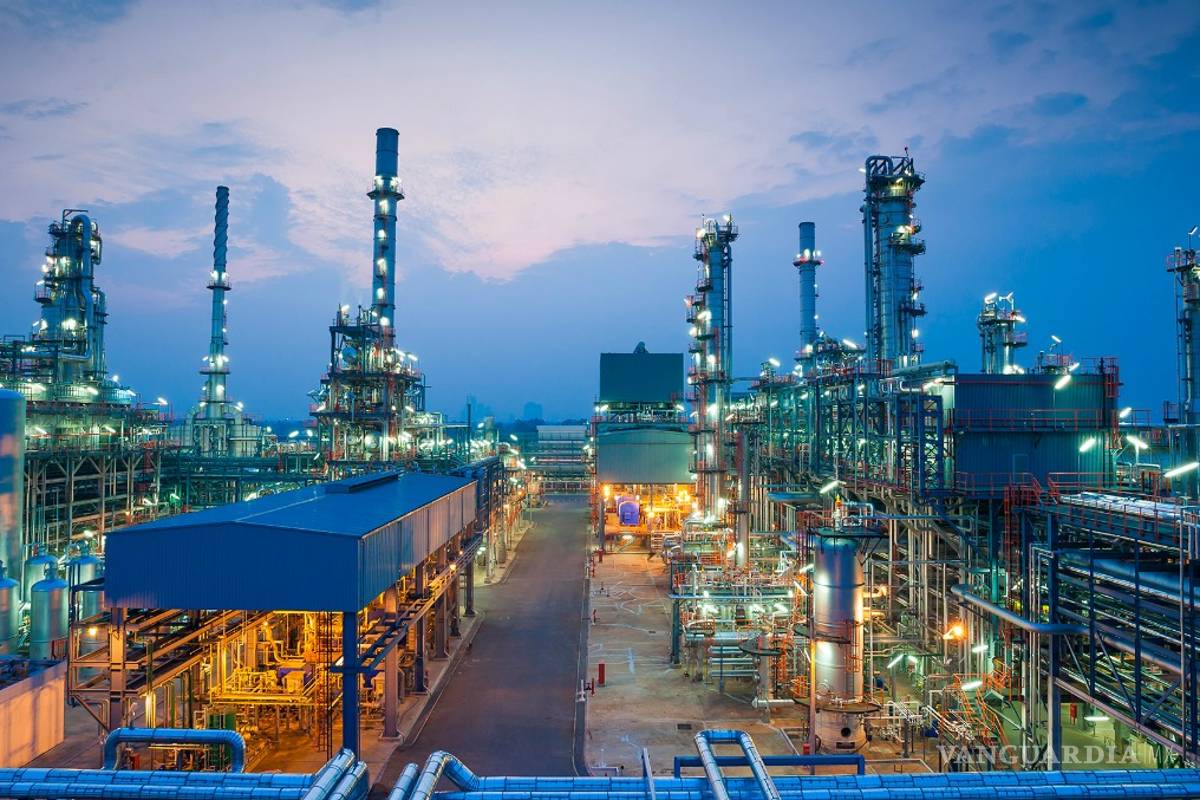 Durante octubre, 3 refinerías no produjeron gasolina