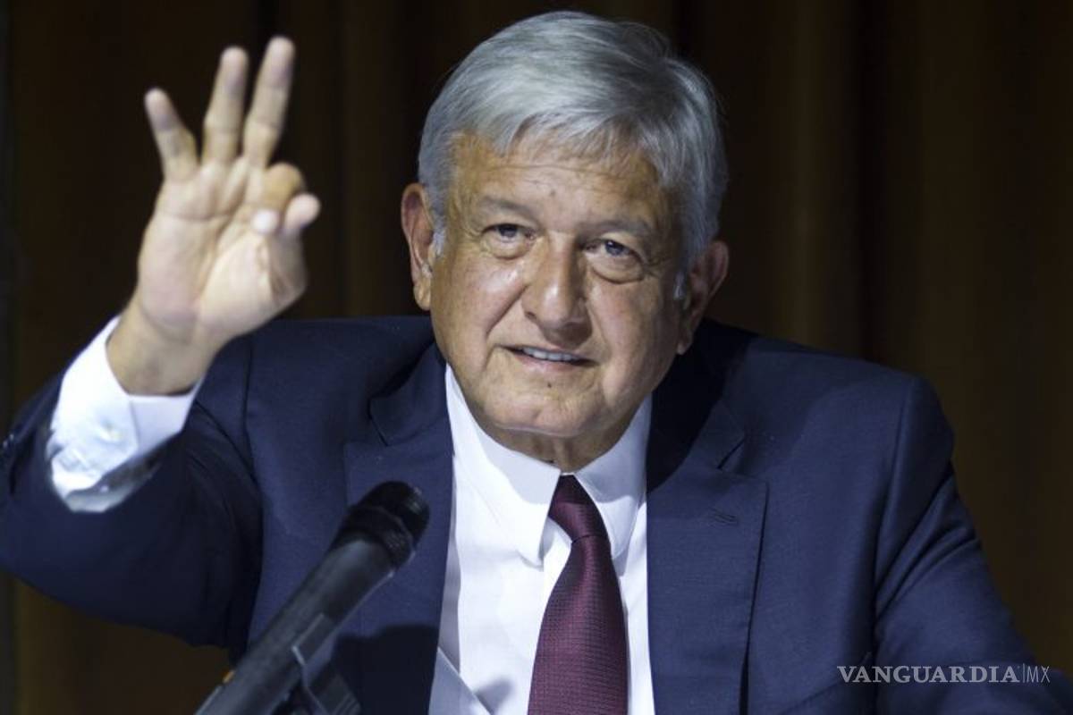 AMLO promete que en tres años se acaba la importación de gasolinas