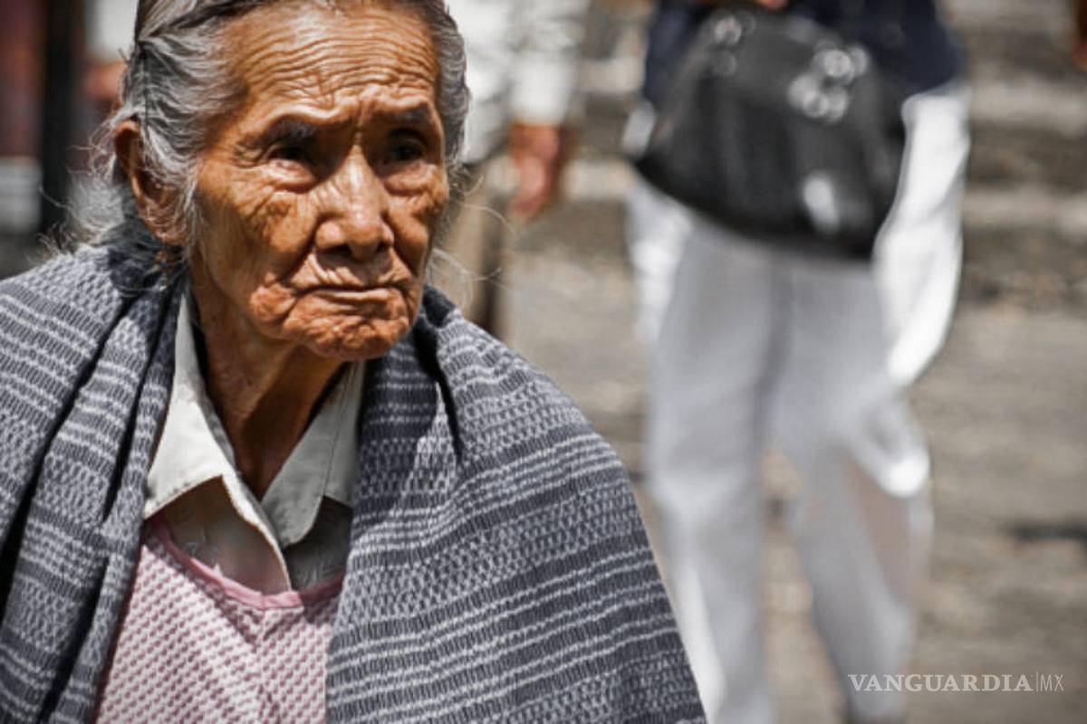 Pagos de deuda ponen en peligro los programas sociales de AMLO