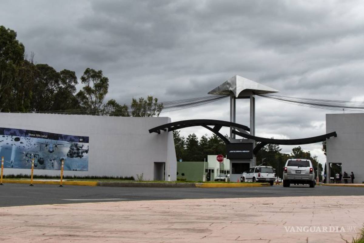 Sedena construirá las 2 pistas en Santa Lucía, confirma AMLO