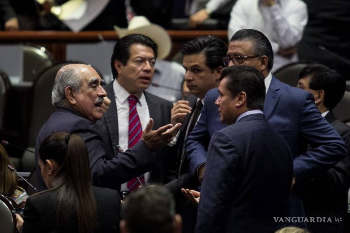 Tras perder bonos, 700 dejan Senado