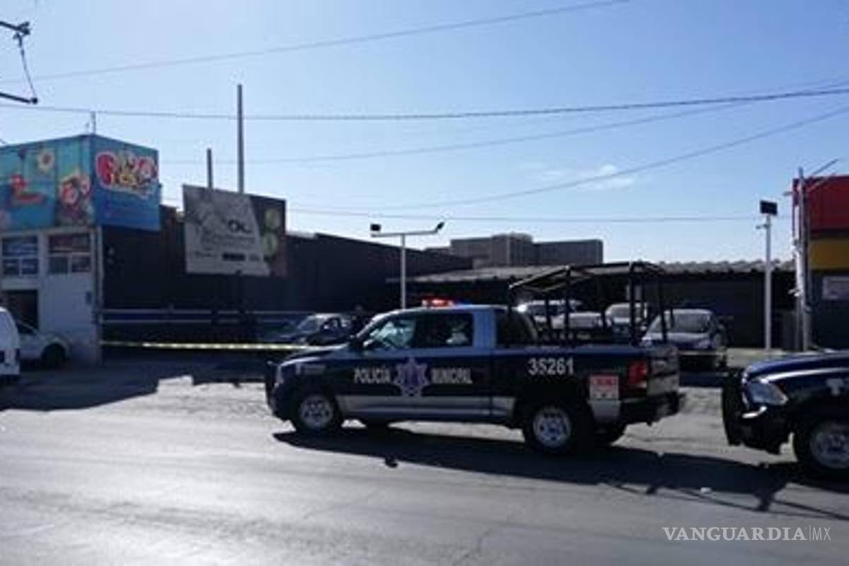 Hallan muerto a velador de lote de autos de Torreón