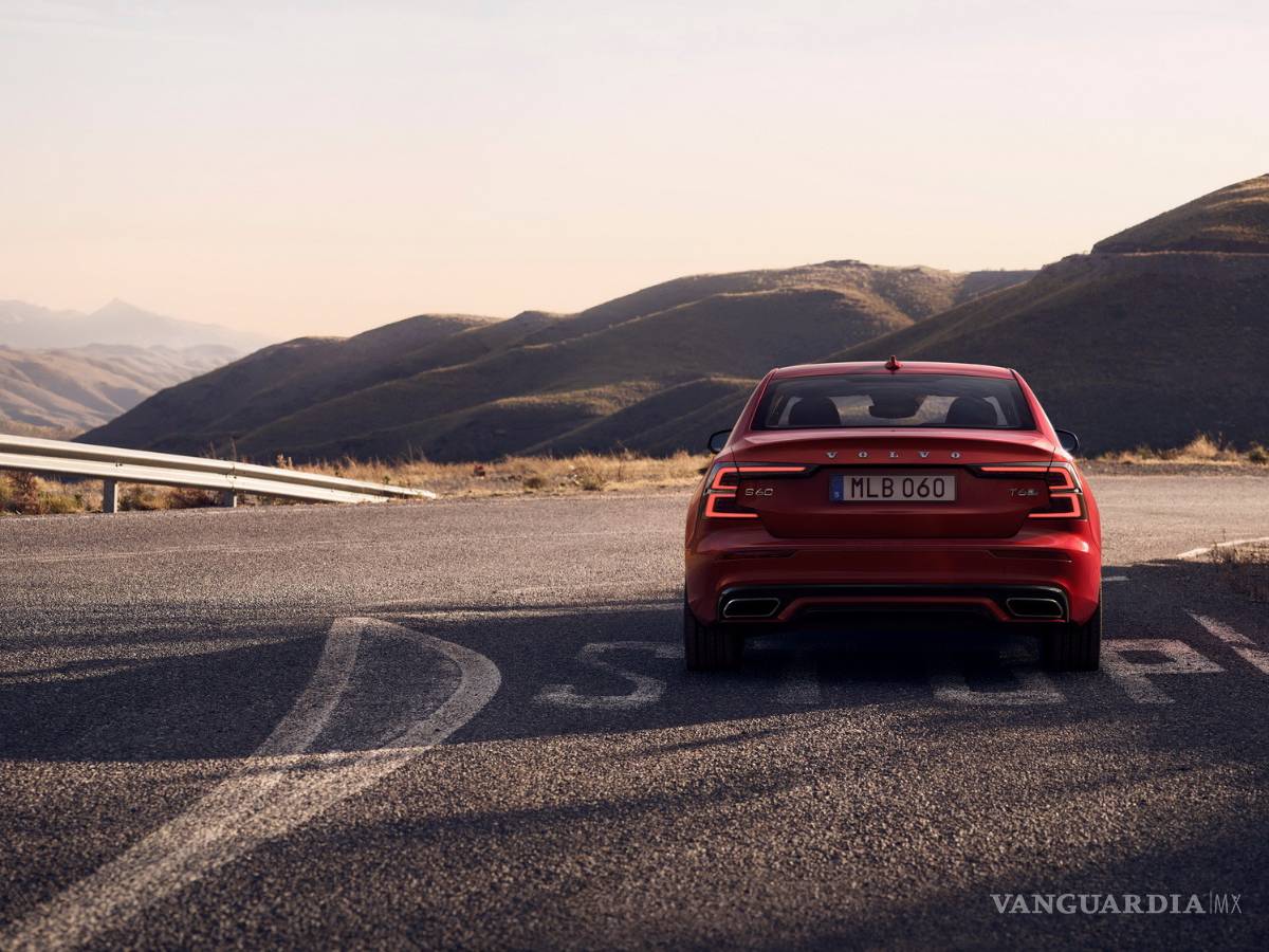 $!Volvo S60 2019, 415 hp para enfrentar al A4 y el Serie 3