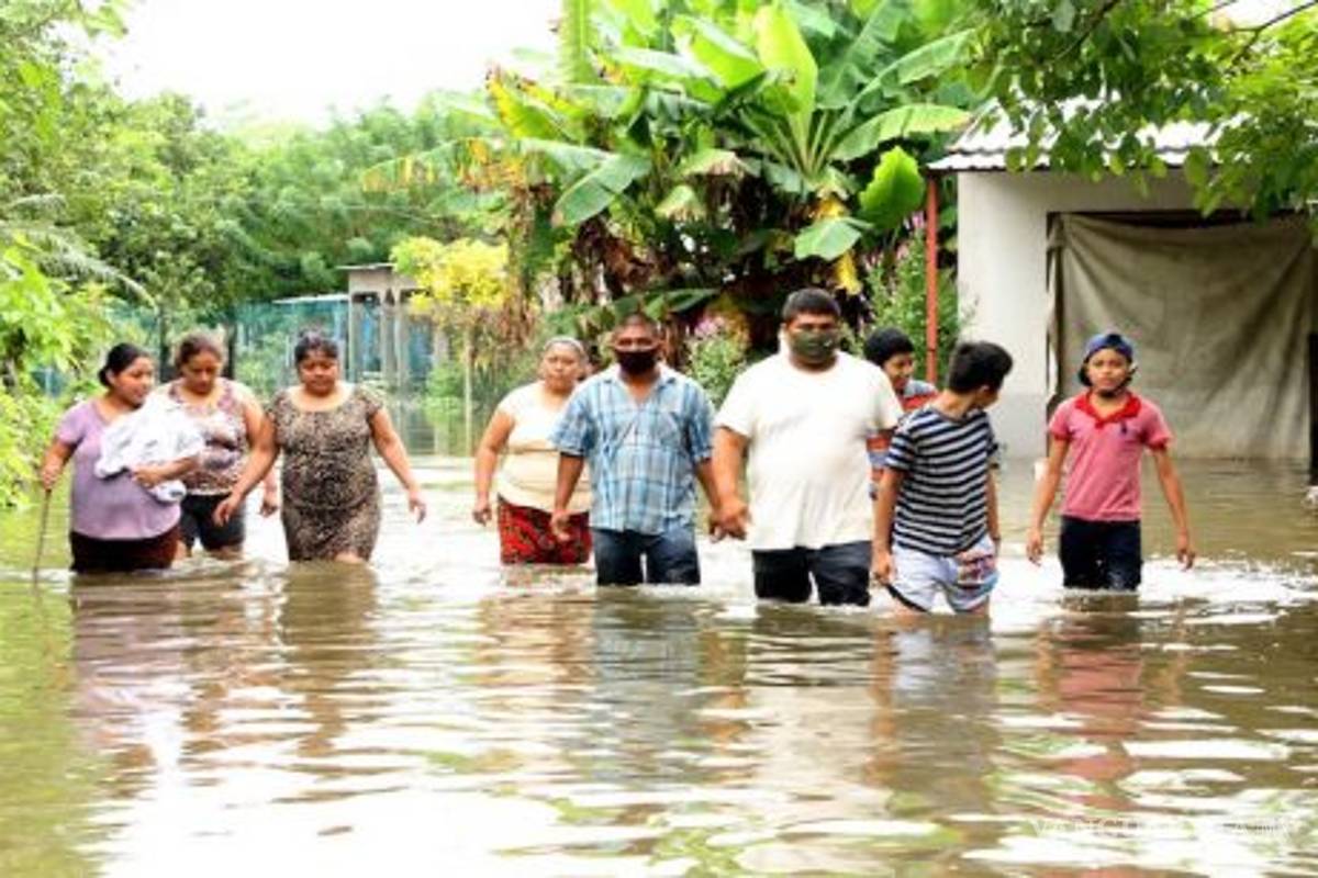 $!Ocho ríos de Tabasco en alerta de desbordamiento ante lluvias