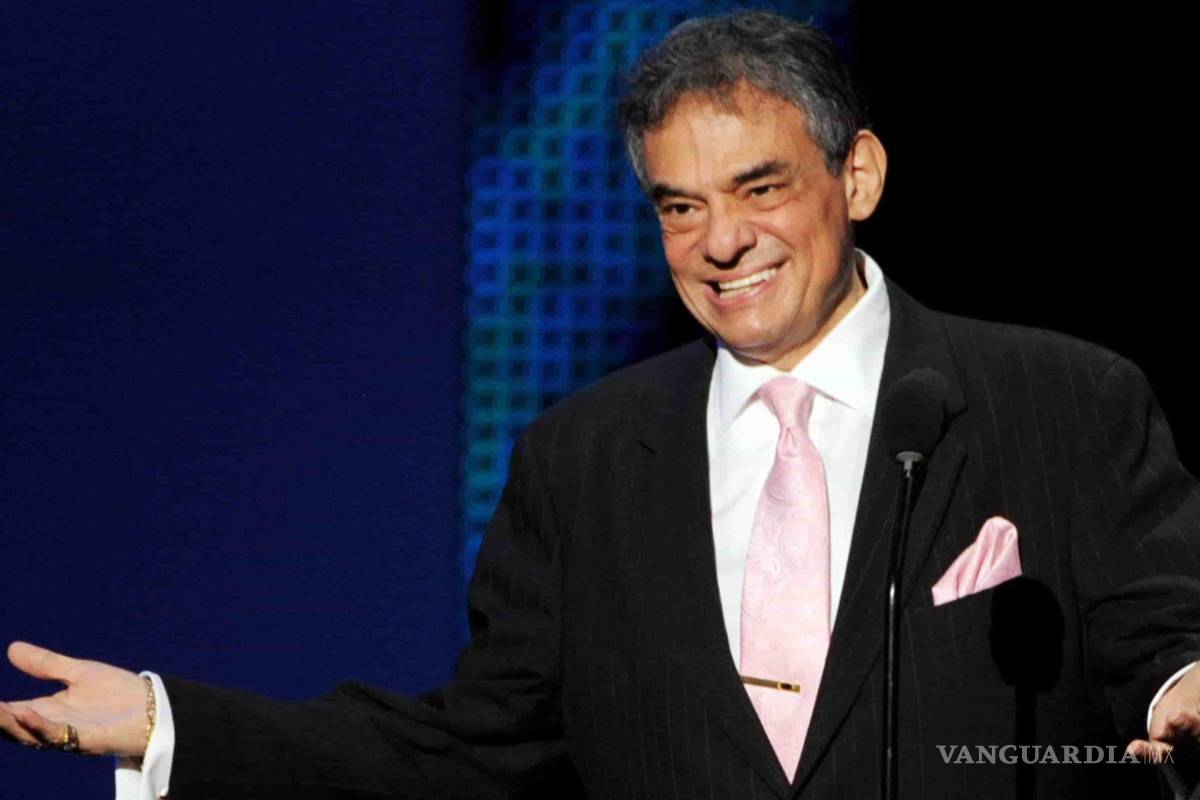 Arriban parte de las cenizas de José José a México