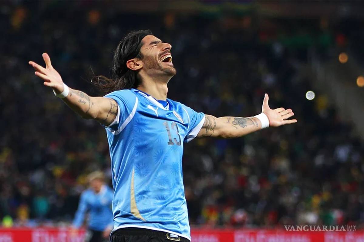 $!¡¿Estás 'Loco', Abreu?! El delantero uruguayo llega a su equipo número 29