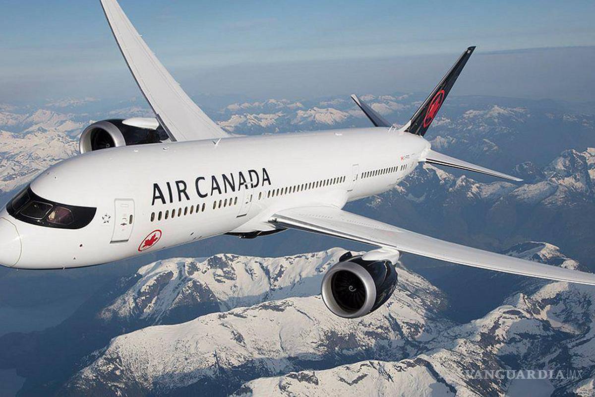 Aeropuerto de Tulum recibe por primera vez vuelo directo de Canadá; gobernadora de Quintana Roo recibió a turistas