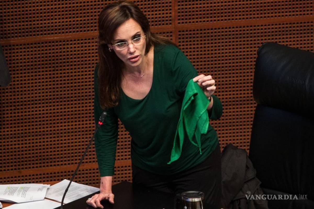 Monreal manifiesta su apoyo a la senadora Lilly Téllez