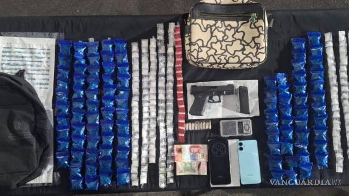 $!Dos adolescentes y dos adultos fueron detenidos en posesión de droga y un arma, en NL