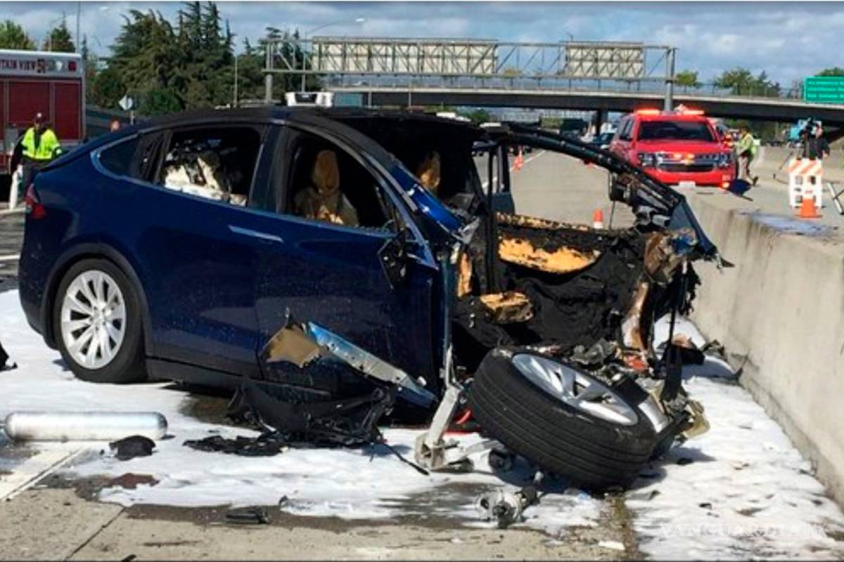 Tesla confirma que vehículo tenía el piloto automático activado durante accidente mortal