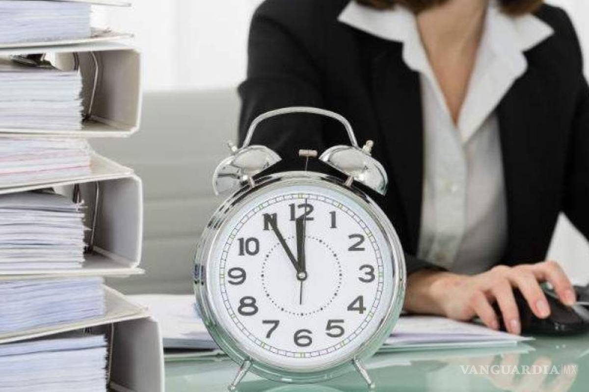 ‘No ayudaría mucho’... Carlos Slim y patrones se niegan a reducir la jornada laboral en México a 40 horas