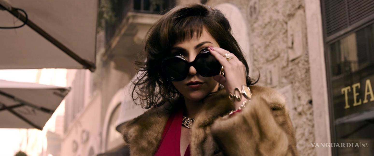 $!Imagen cedida por Metro Goldwyn Mayer (MGM) donde aparece Lady Gaga como Patrizia Reggiani, durante una escena de la película “House of Gucci”. EFE/Metro Goldwyn Mayer