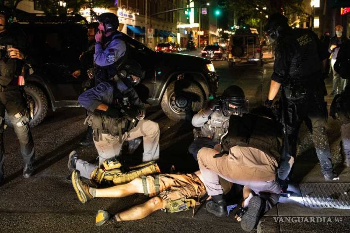 Enfrentamientos entre antirracistas y seguidores de Trump dejan un muerto en Portland, EU