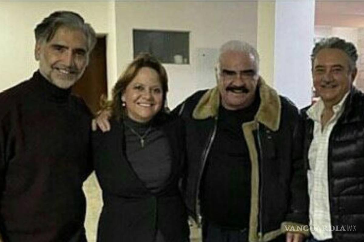 Gobierno federal metió a funcionarios, familiares y hasta famosos a ensayo de vacuna contra Covid-19