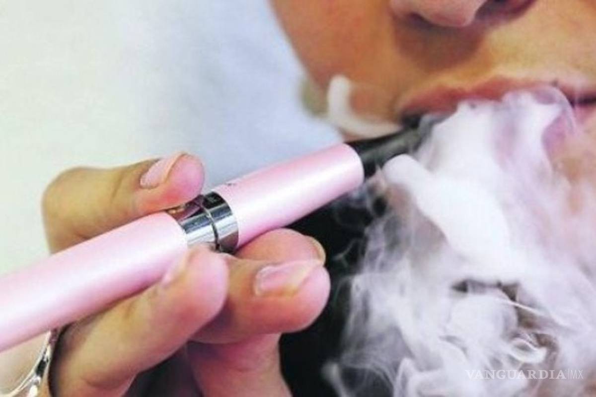 Concede juez amparo a dos para importar cigarros electrónicos