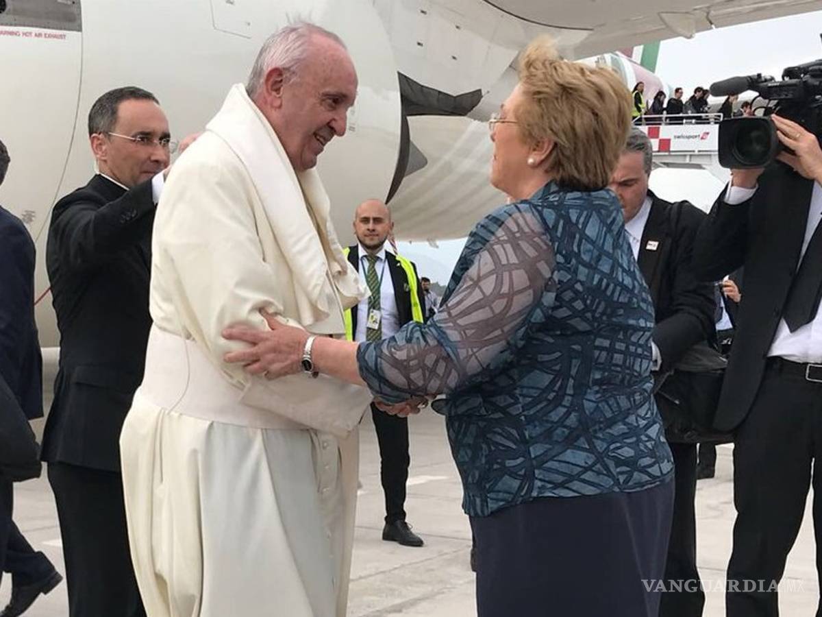 $!Quemaron otras tres iglesias en Chile luego de la llegada del papa Francisco