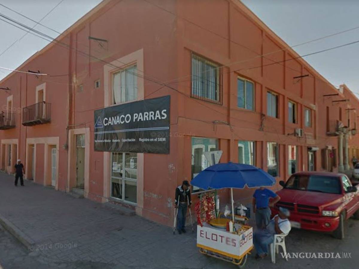 $!Desalojan edificio que vendió alcalde de Parras, Coahuila